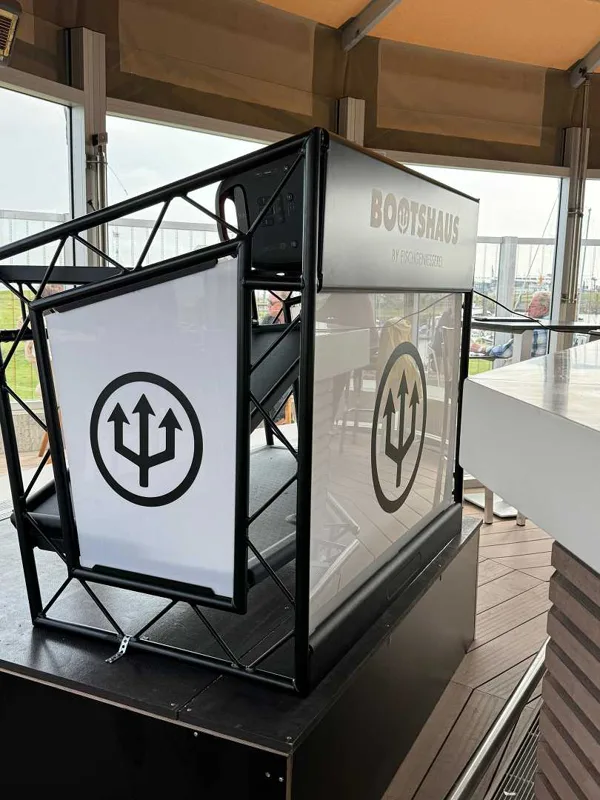 Thekenbeklebung für das Bootshaus by Fischgenesserei